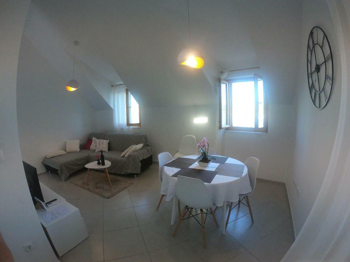 Apartment Vesna พรีมอชเตน ภายนอก รูปภาพ