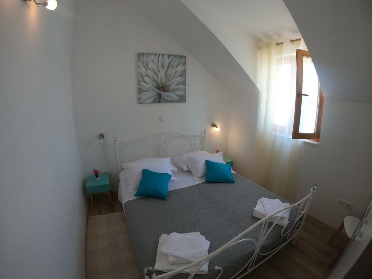 Apartment Vesna พรีมอชเตน ภายนอก รูปภาพ