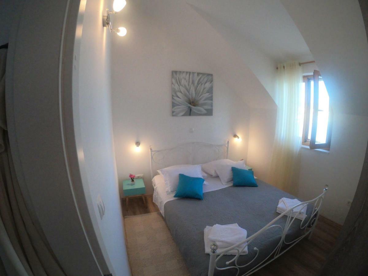 Apartment Vesna พรีมอชเตน ภายนอก รูปภาพ